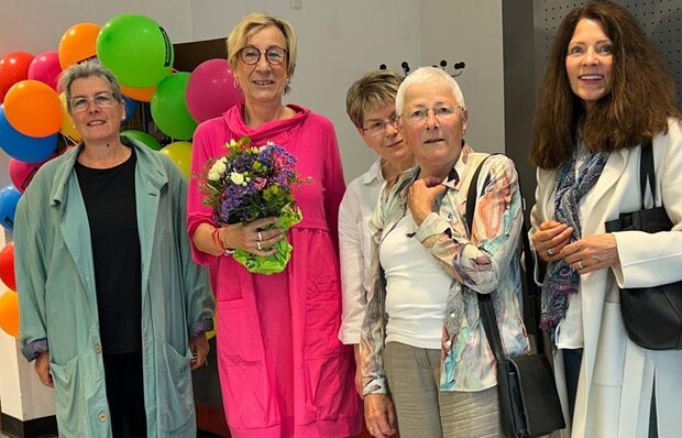 Foto: Blumengruss am Interims-Standort Rundestrasse